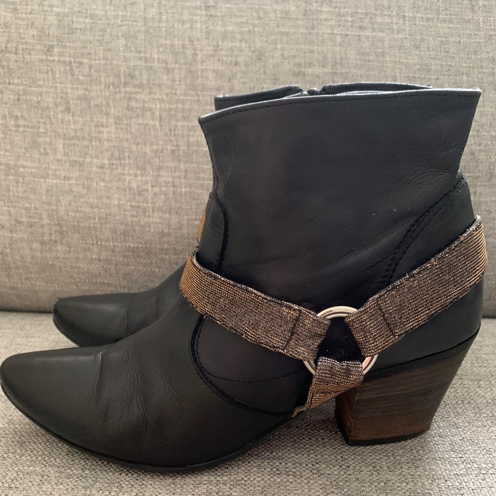 ❌NOT FOR SALE❌🖤Black Italian booties 🖤